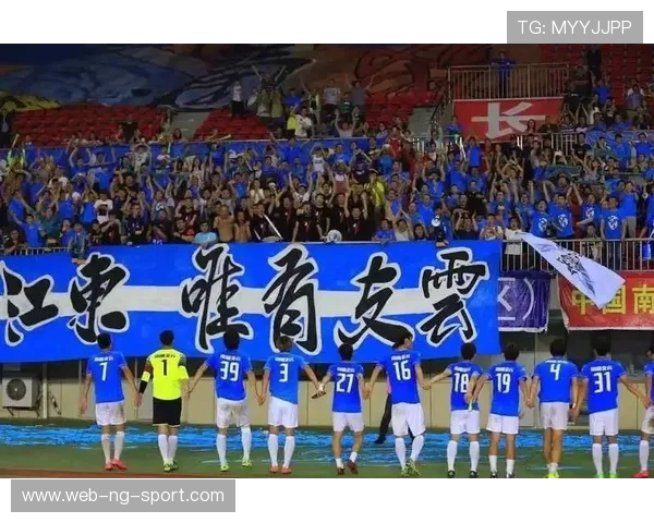 成都网球队在联合会杯中的拼搏之路与荣耀时刻回顾